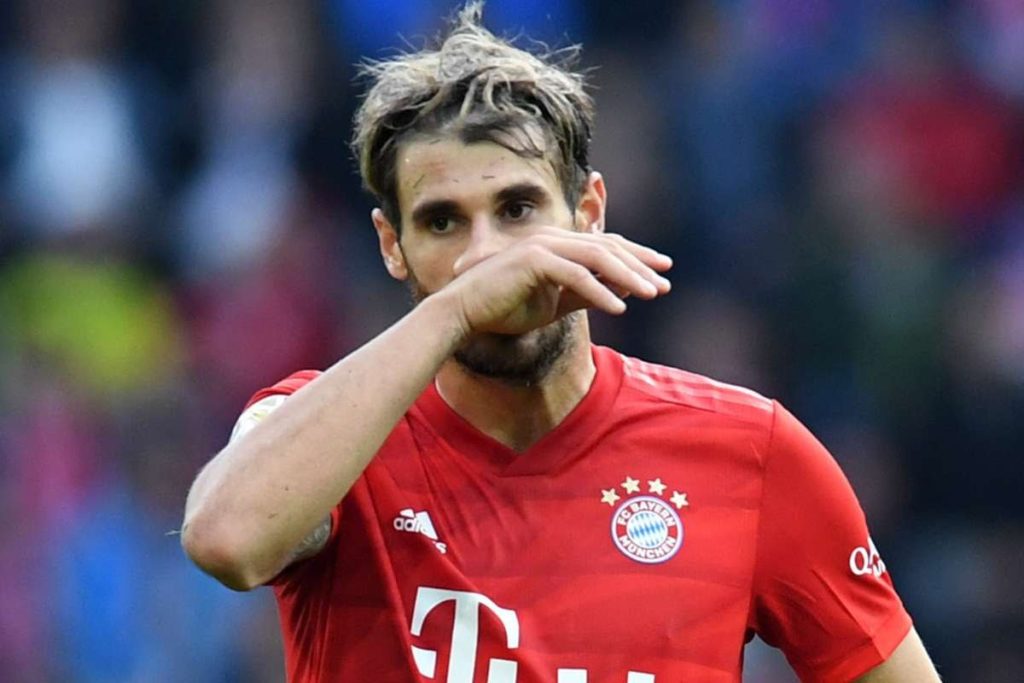 Bayern Munich midfielder, Javi Martinez is out for until six weeks.