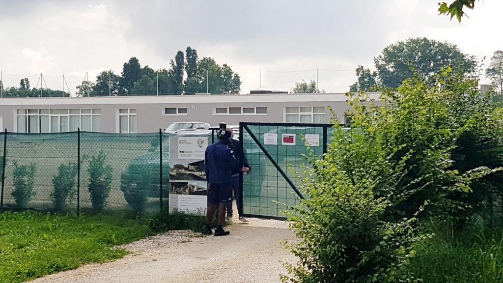Mario Balotelli being asked to leave Brescia's training facility on Tuesday