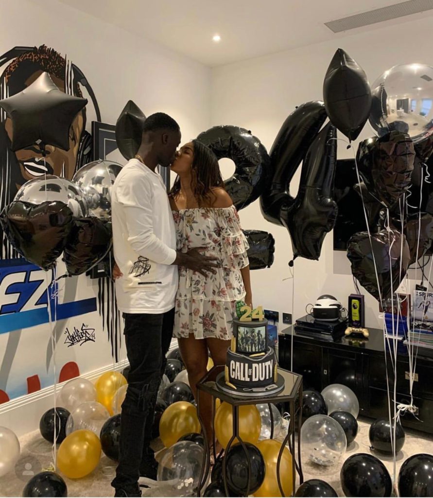 Davinson Sánchez and his wife Daniela Reina having a good time during his birthday celebration.