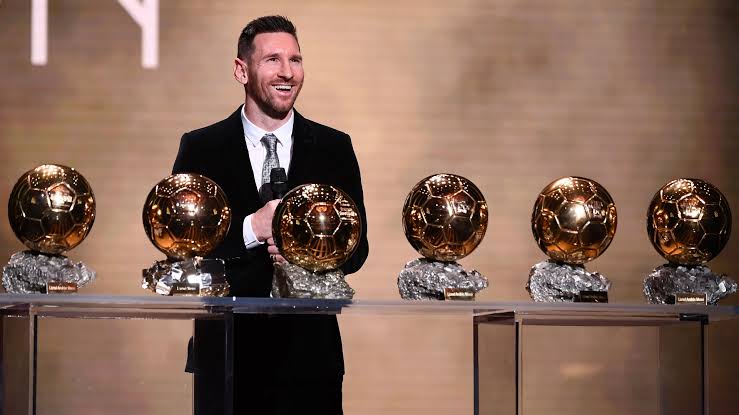 Lionel Messi with his 6 Balon d'Or
