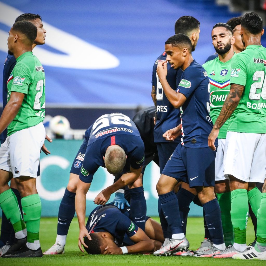 Kylian Mbappe in severe pain after the tackle 