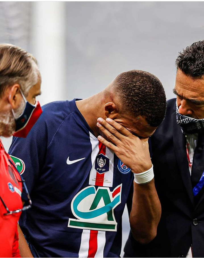 Mbappe walks of the pitch in tears