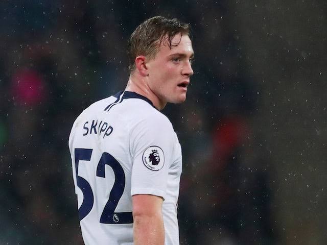 Tottenham gives Oliver Skipp new contract