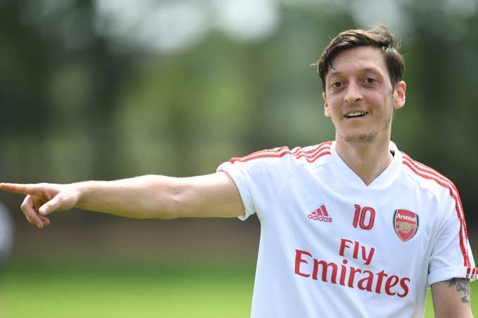 Mesut Ozil is suffering from 'pure football reason'