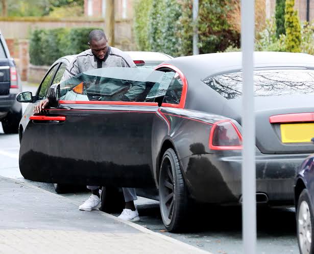 Romelu Lukaku gets into his Rolls Royce