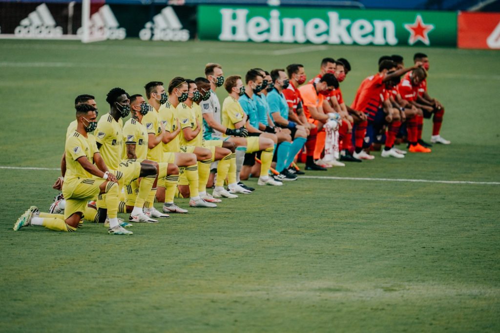 Before FC Dallas took on Nashville on Wednesday at Dallas' Toyota Stadium, the players of both teams decided to show solidarity against racial discrimination by taking a knee.