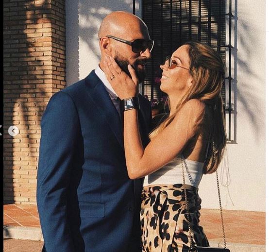Willy Caballero: Career, income, transfer history, wife and family ...