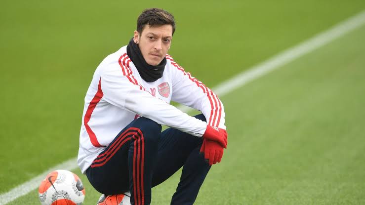 Mesut Ozil's transfer news