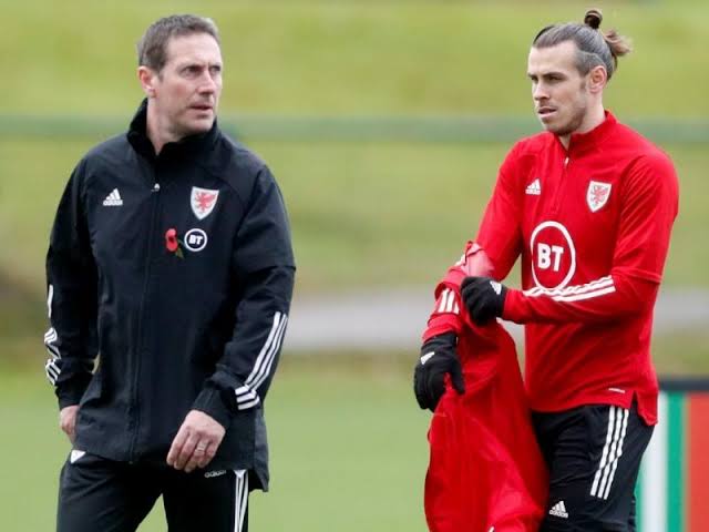 Wales assistant coach Robert Page and Gareth Bale.