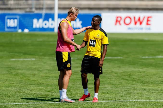 Borussia Dortmund's Erling Haaland and Youssoufa Moukoko.