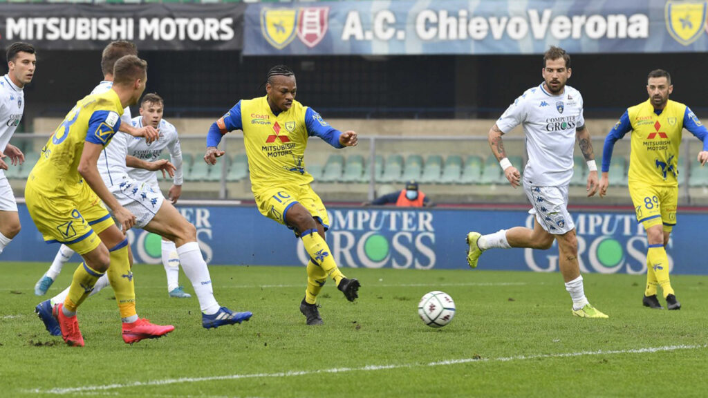 Joel Obi in action for Chievo Verona.