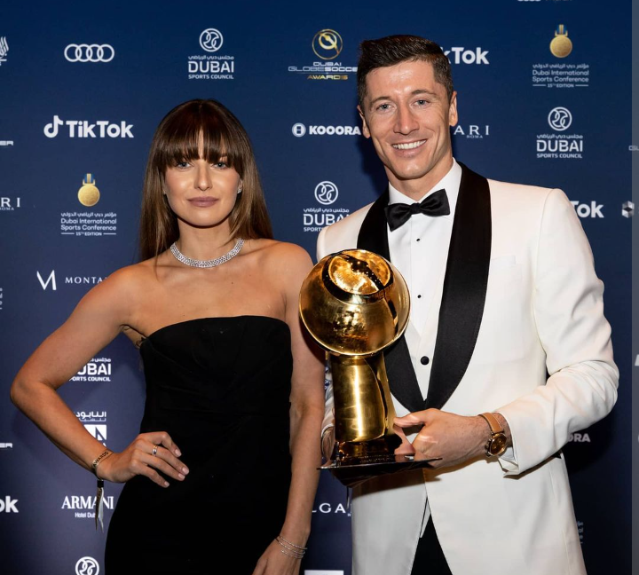 Robert Lewandowski and his wife Anna at the 2020 Globe Soccer award in Dubai.