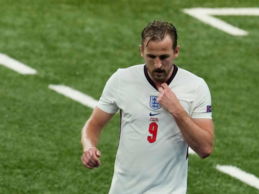 Harry Kane being substituted during a Euro 2020 game.