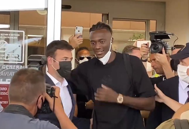 Tammy Abraham in Italy to complete his move to Roma.