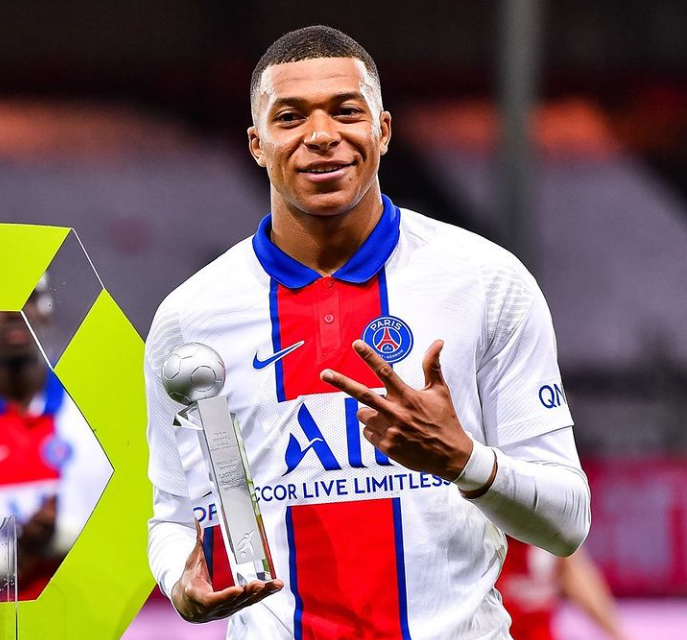 Kylian Mbappe chills with his daughter Jade Giroud [Video] - Latest ...