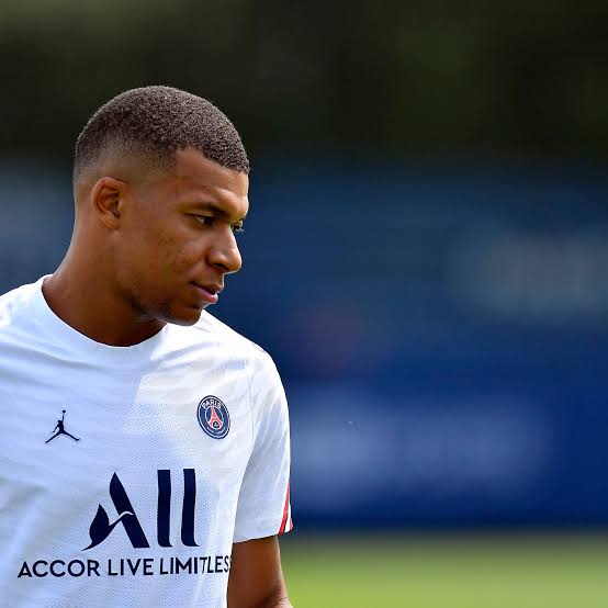Kylian Mbappe of PSG might not be able to join Real Madrid until January