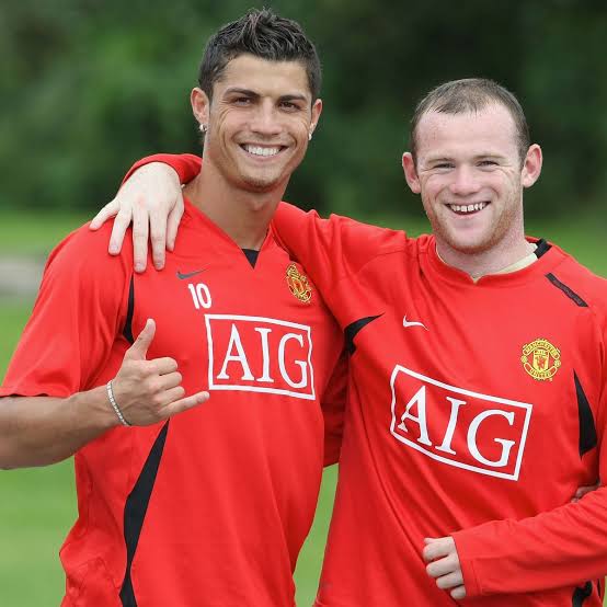Wayne Rooney believes Cristiano Ronaldo would play for Man United until he clocks 40