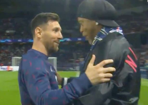 Lionel Messi reunited with Ronaldinho at Parc des Princes on Tuesday, October 19, 2021.