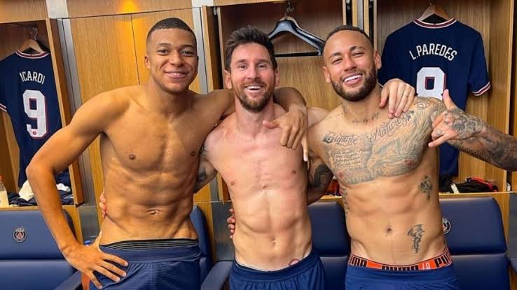 Lionel Messi posed with his teammates at PSG - Neymar and Kylian Mbappe after a 2-0 victory over Manchester City in a UEFA Champions League group game. 