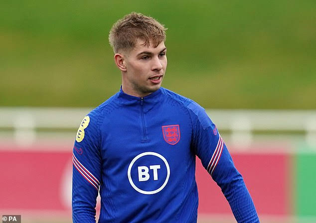 Emile Smith Rowe training with the Three Lions of England. 