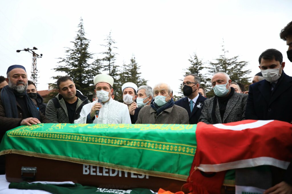 A scene of Ahmet Yilmaz Calik's burial on Tuesday. 