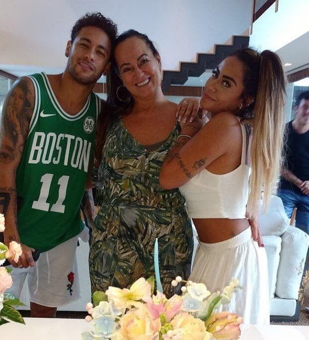 Nadine Goncalves and her two children: Neymar junior and Rafaella Santos.