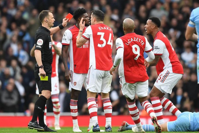 Referee Stuart Attwell showed Arsenal's defender Gabriel red on New Year's Day. 