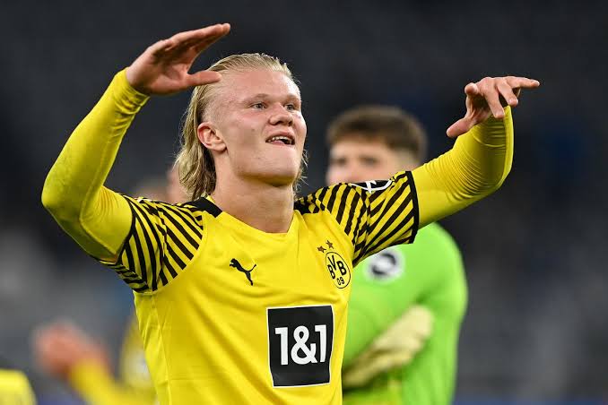 Erling Haaland gives an update on his transfer saga 