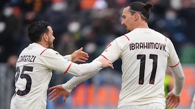Zlatan Ibrahimovic matched a Cristiano Ronaldo record after helping AC Milan to remain one point away from Inter Milan