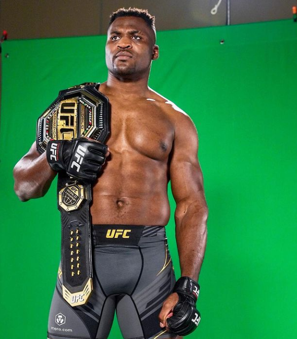 Ngannou: UFC Heavyweight Champion of the world hangs out with football legend Samuel Eto'o