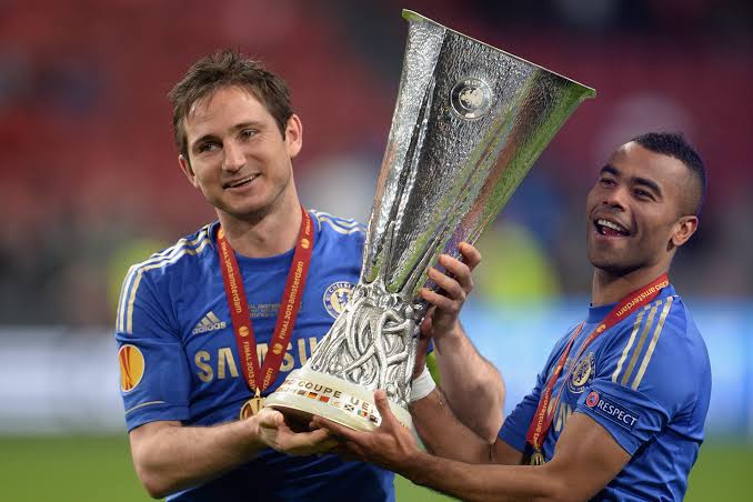 Ashley Cole abandons Chelsea's academy to become first team coach at Everton, thanks to Frank Lampard