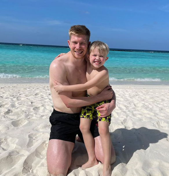 Kevin De Bruyne celebrates the 6th year birthday of his oldest son Mason