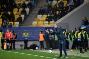 Ukraine coach, Petrakov, proposes his team have a friendly match with premier league giants amid Russia's invasion for fundraising