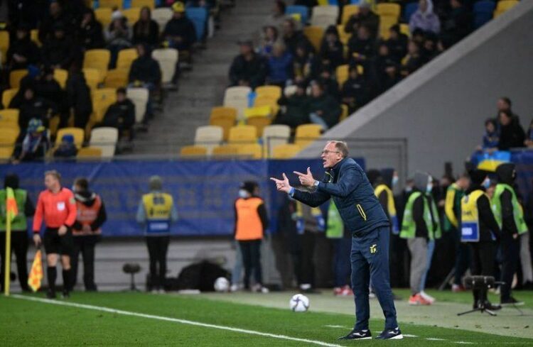 Ukraine coach, Petrakov, proposes his team have a friendly match with premier league giants amid Russia's invasion for fundraising