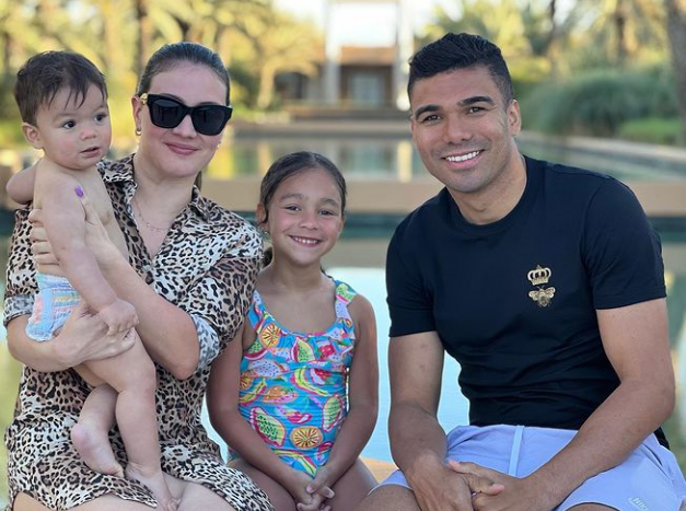 Casemiro, his wife Anna, and his two children Sara and Caio.