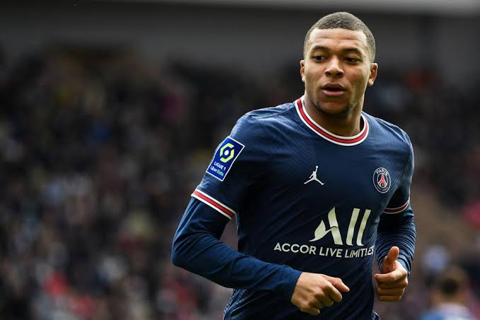 Kylian Mbappe to earn a £150m signing-on fee and his parents to earn a £42m commission if he renews his contract with PSG