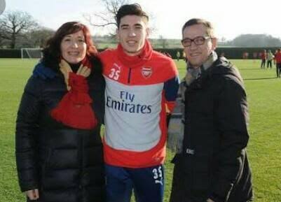 Hector Bellerin dedicates the title to his father Maty