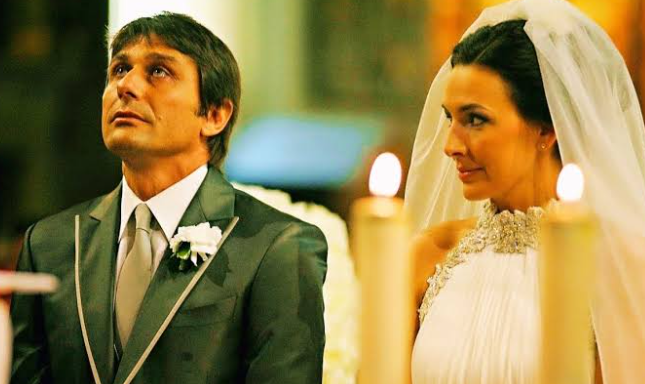 Antonio Conte and Elisabetta Muscarello during their wedding in 2013. 
