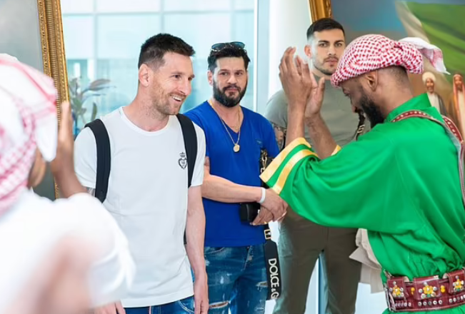 Why did David Beckham and PSG visit Qatar?