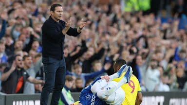 Frank Lampard reacts to the triumph of Everton