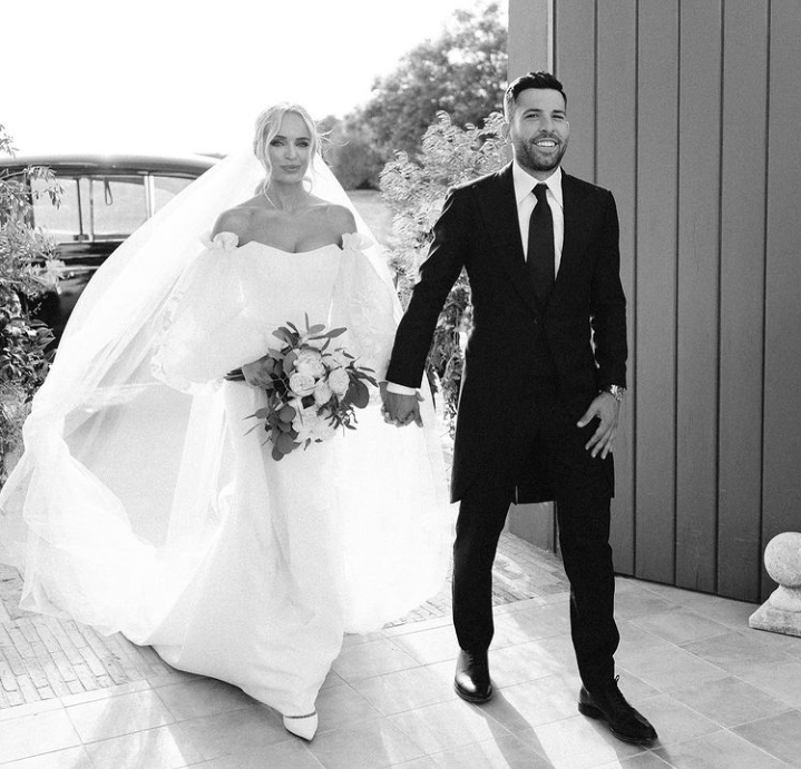 Jordi Alba of Barcelona gets married to the love of his life Romarey Ventura after 7 years together