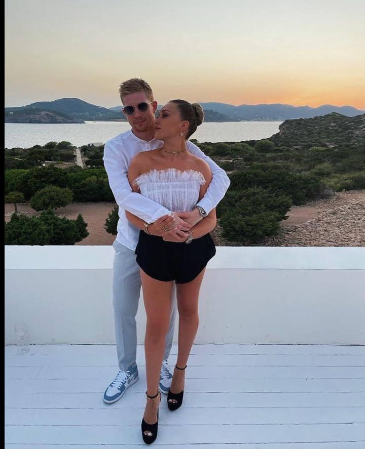 Kelvin De Bruyne and his wife Michele Lacroix celebrate 5th year of marriage