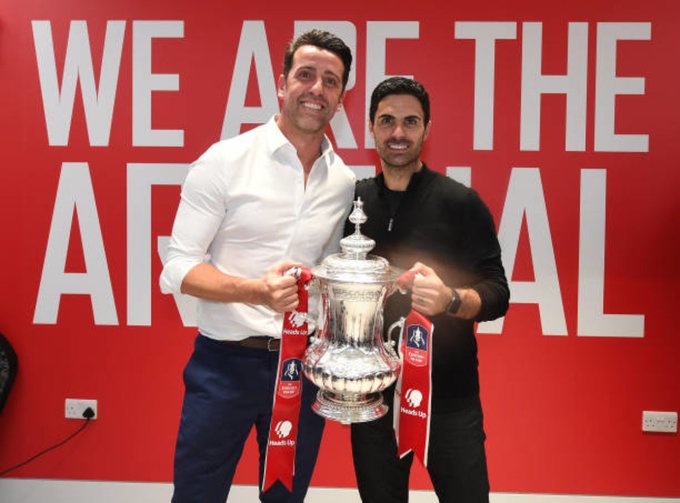 Mikel Arteta and Edu with the FA Cup trophy in 2020.