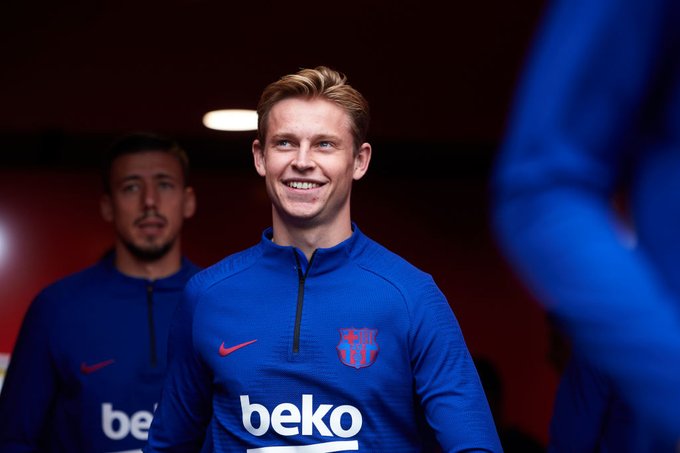 Frenkie de Jong in the colors of Manchester United.