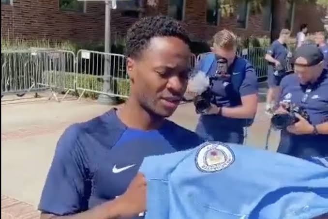 Raheem Sterling turns down signing a Manchester City Jersey while on tour with Chelsea in USA (Video)