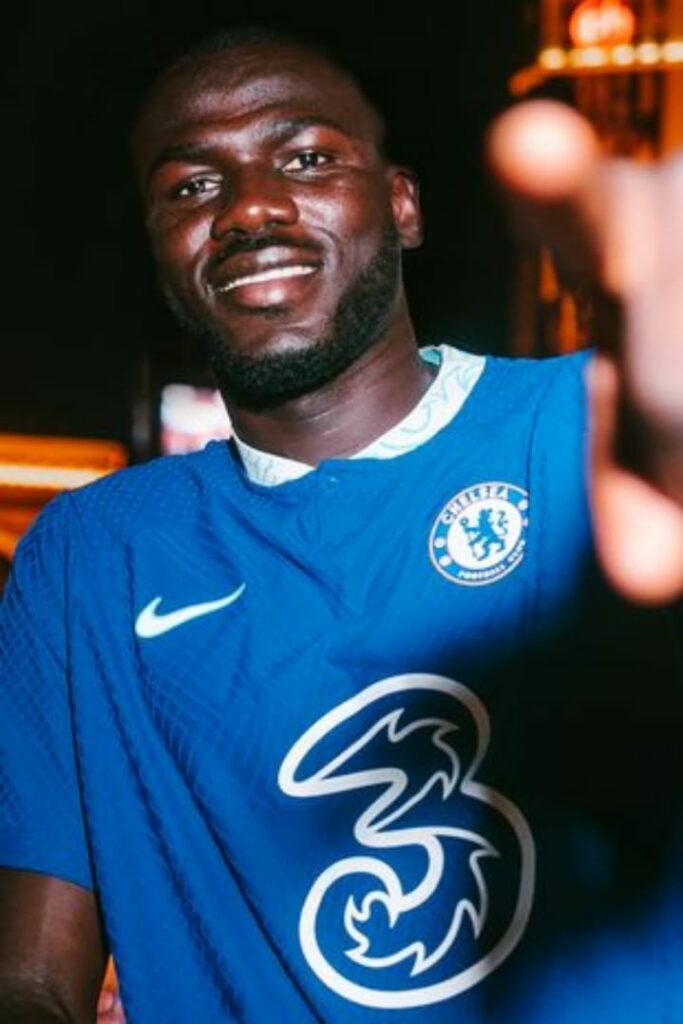 Kalidou Koulibaly in Chelsea's colors.