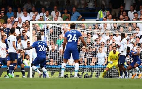 Coach Thomas Tuchel and coach Antonio Conte fight on the sidelines as Chelsea drew Tottenham 2-2