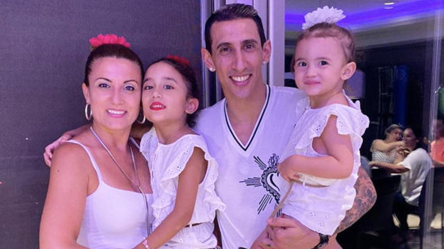 Angel Di Maria Becomes Another Players To Experience The Horror Of Burglars While Chilling With Family And Teammates