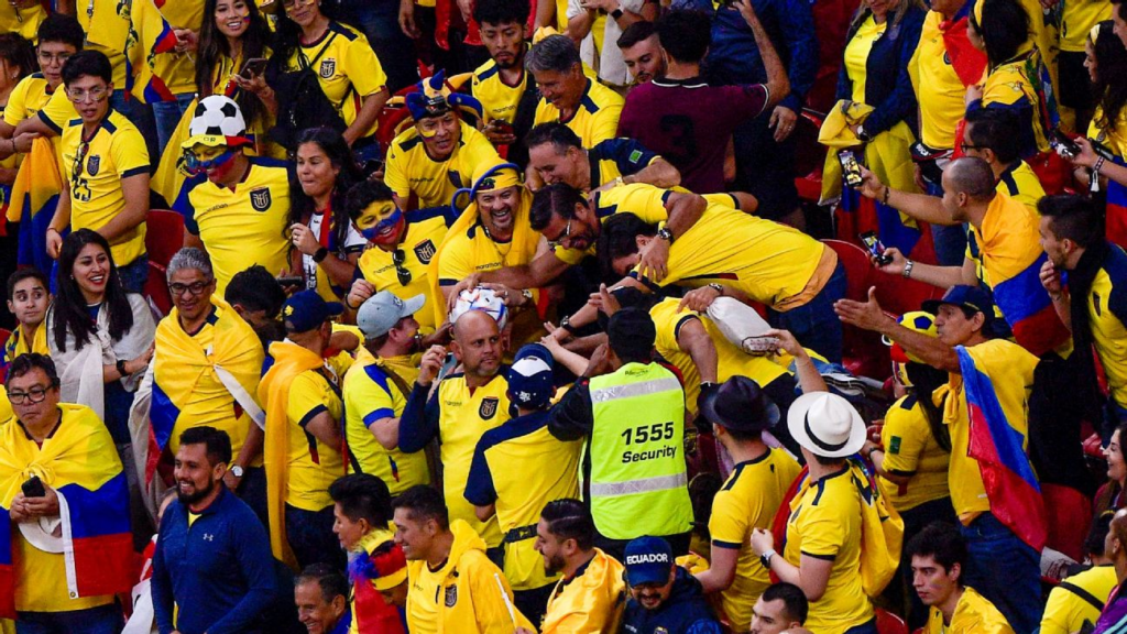 Ecuador Fans Brilliantly Chanted Against The Contentious Qatar Beer Ban In World Cup Opener