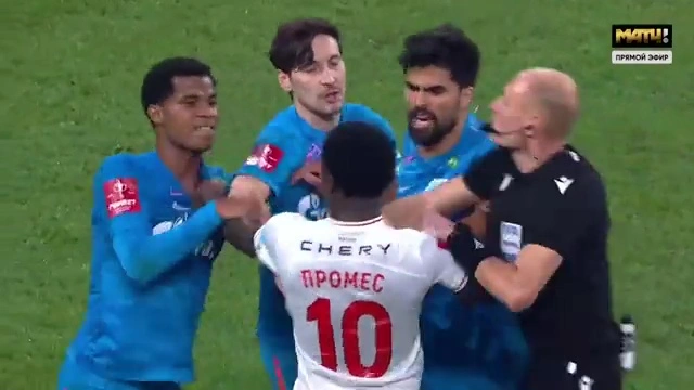 Zenit vs Spartak: Watch stunning scene as referee gets entangled in 40-man brawl